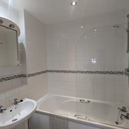 Superb Modern Apartment, Free Secure Parking! Allesley Exterior photo